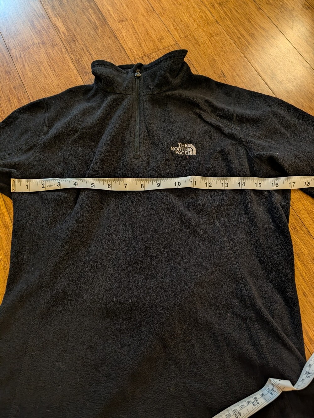 The North Face Black Half-Zip Fleece Pullover - Picture 4 of 6